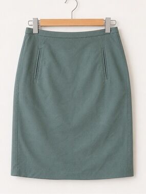 Barry Bricken Silk Wool Pencil Skirt Green Lined
Classic Size 16